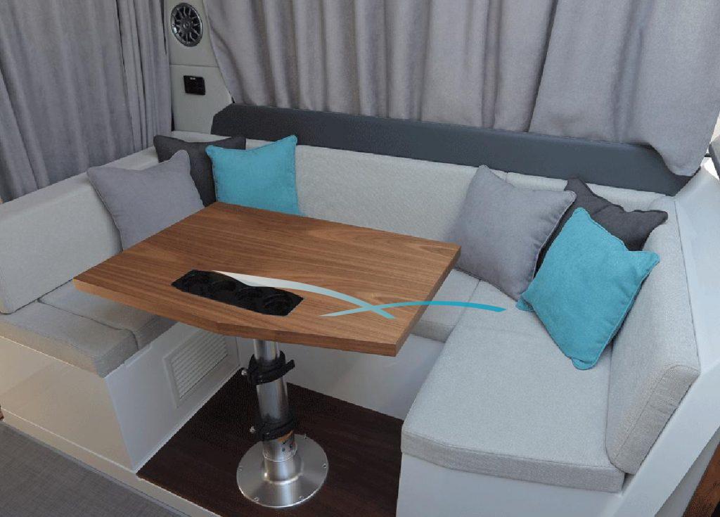Die Sitzecke der Karnic S37X Princess