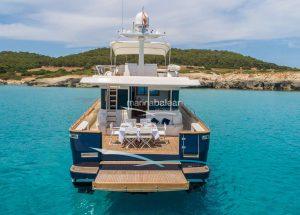 rear-motor-yacht-apreamare-maestro-65-trabucaire.jpg