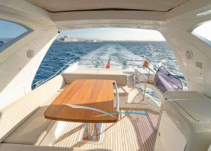 azimut-64fly-not-dead-yet-flybridge.jpg