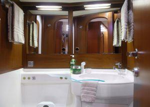 bathroom-luxury-yacht-nautors-swan-eastern-mediterranean.jpg