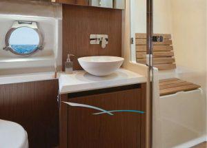 bathroom-motor-yacht-monte-carlo-mc-5-mallorca.jpg