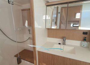 bathroom-sailing-yacht-bavaria-c45-style-mallorca.jpg