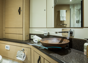 bathroom-sailing-yacht-jeanneau-64-thea-of-southampton-mallorca.png