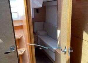 cabin-motor-yacht-bavaria-s33-open-sunrise-i.jpg