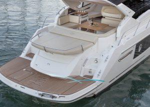 charter-yacht-cranchi-m44ht-lounge.jpg