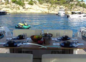 fjord-41-xl-pool-one-dining.jpg