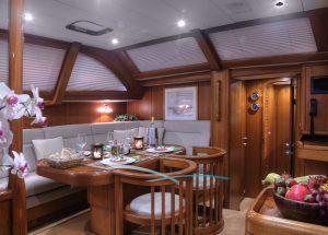 lounge-luxury-yacht-nautors-swan-eastern-mediterranean.jpg