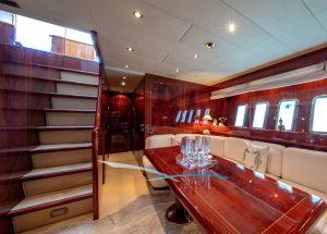 lounge-motor-yacht-mangusta-72-thats-amore-mallorca.jpg