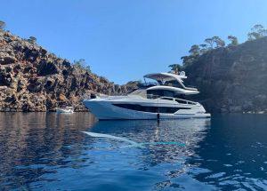 motor-yacht-charter-galeon-640-fly-mallorca.jpg