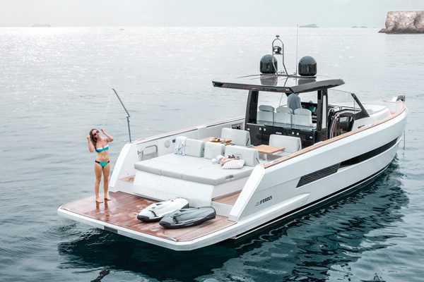 Motoryachten