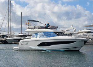 motor-yacht-prestige-420-fly-mallorca-charter.jpg