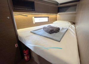 sailing-yacht-oceanis-46.1-sophia-cabin