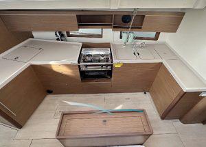 sailing-yacht-oceanis-46.1-sophia-kitchen