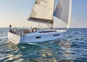 sailing-yacht-sun-odyssey-410-naoussa-charter.jpg