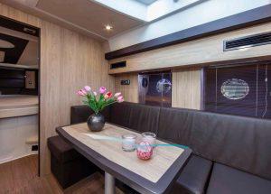 salon-motor-yacht-cranchi-m44-ht-mallorca-mb.jpg