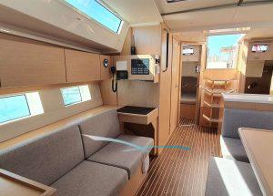 salon-sailing-yacht-bavaria-c45-style-mallorca.jpg