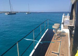 upperdeck-luxury-yacht-habana-iv-charter.jpg
