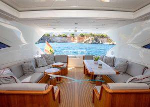 upperdeck-motor-yacht-charter-mangusta-72-thats-amore.jpg