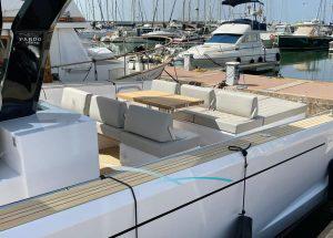 upperdeck-seating-motor-yacht-pardo-43.jpeg