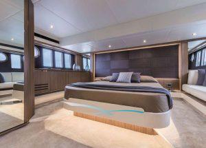 vip-cabin-motor-yacht-absolute-52-fly-ht-2019.jpg
