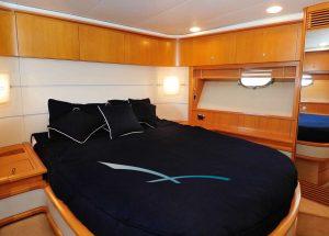 vip-cabin-motor-yacht-charter-baia-azzurra-63.jpg