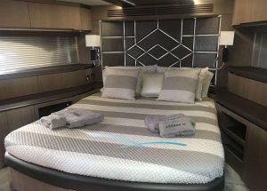 vip-cabin-motor-yacht-charter-galeon-640-fly-mallorca.jpg