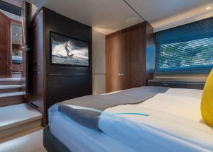 vip-cabin-motor-yacht-charter-princess-s60-aquavista.jpg