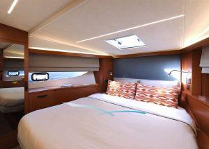 vip-cabin-motor-yacht-prestige-420-fly-mallorca.jpg