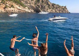 water-sports-catamaran-voyage-dc45-mallorca.jpg