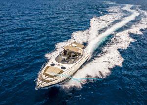 yacht-charter-cranchi-41-gin-tonic-mallorca.jpg
