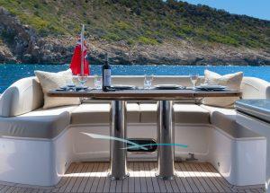 yacht-princess-f55-seven-dining.jpg