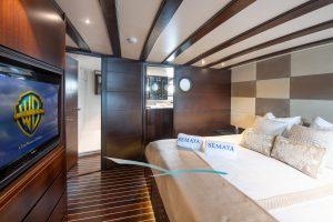 6724_Semaya Motor Yacht for charter in Ibiza double cabin