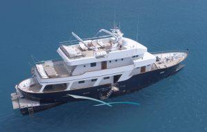 6729_Semaya Motor Yacht for charter in Ibiza on anchor