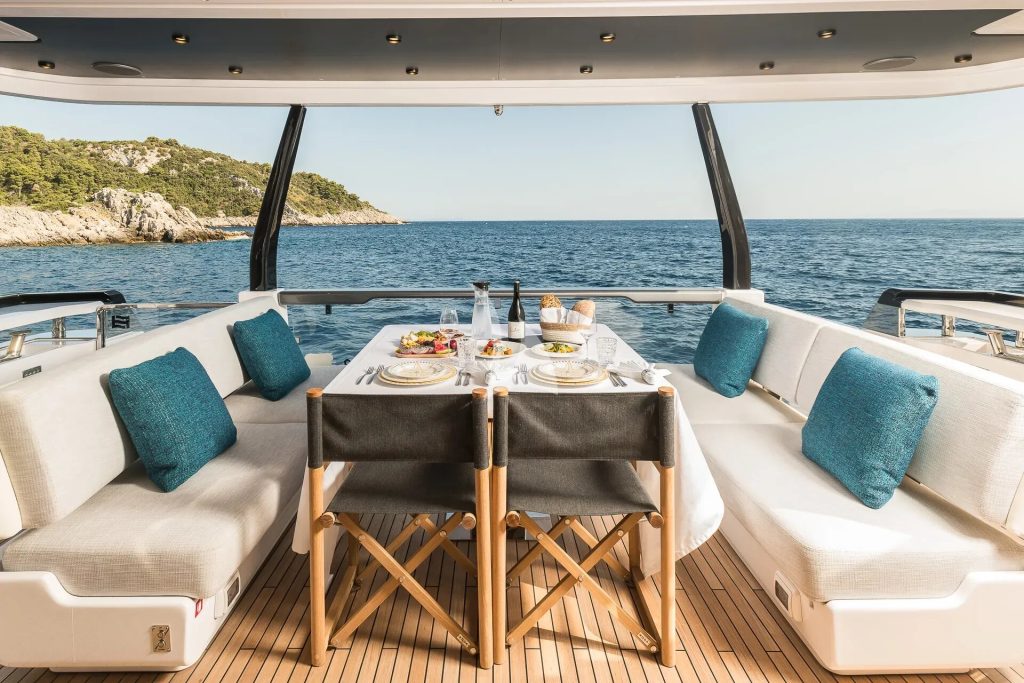 Ferretti 30m “Nailu+” – View 3