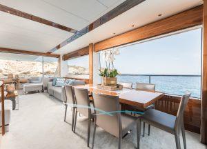 Sunseeker-76-saahsa-indoor-dining.jpg