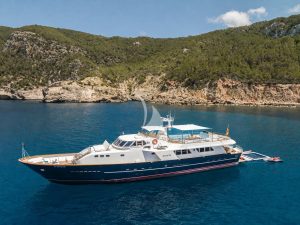 CRN Ancona 34m “Spirit of MK” – View 2
