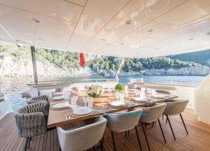 astondoa-102-glx-b4-alfresco-dining.jpg