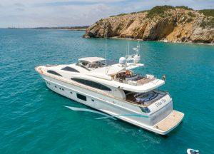 astondoa-120-glx-dolce-vita-iv-charter.jpg