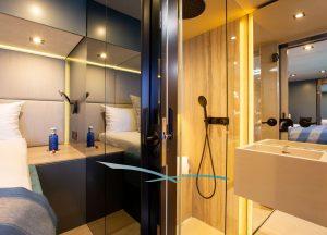 bathroom-catamaran-sunreef-60-sunbreeze-balearic-islands.jpg