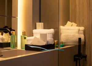 bathroom-luxury-catamaran-sunreef-60-sunbreeze-balearic-islands.jpg