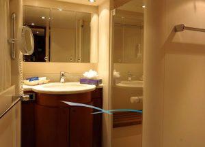 bathroom-luxury-yacht-heesen-35-balearic-islands.jpg