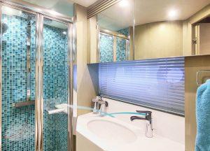 bathroom-luxury-yacht-sunseeker-75-balearic-islands.jpg