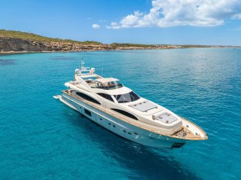Luxury yacht Astondoa 102 GLX “Dolce Vita IV”