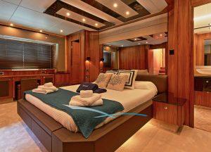 cabin-luxury-yacht-sunseeker-predator-84-basad-balearic-islands.jpg
