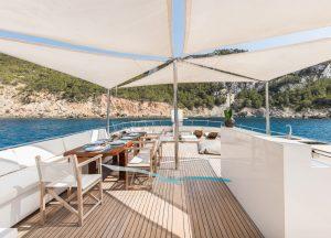 crn-ancona-34m-flybridge.jpg