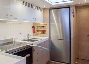 kitchen-luxury-yacht-oyster-825-champagne-hippy-balearics.jpg