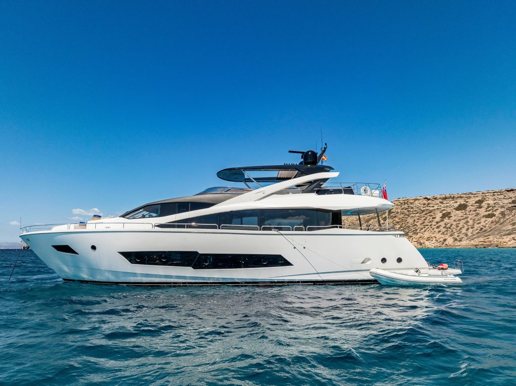 Luxury yacht Sunseeker 86 “Sea Water II”