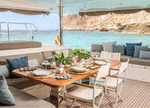 lagoon-630-seek-exterior-dining.jpg