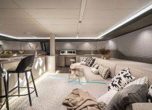 lounge-luxury-catamaran-sunreef-70-yolo.jpg