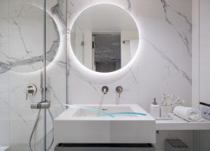 luxury-catamaran-charter-sunreef-70-yolo-bathroom.jpg